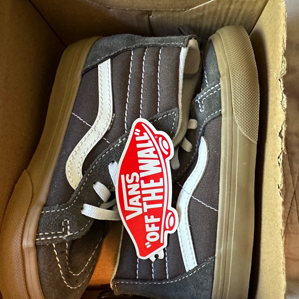 NWT 10 Vans High-Top Sneakers zip